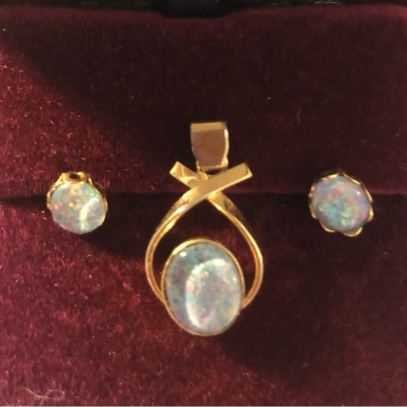 Opal Pendant & Earring Set - Picture 2 of 3